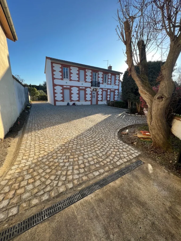 Pose de paves en granit naturel