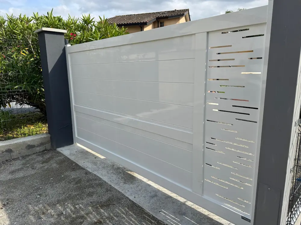 Pose de portail et clôture aluminium