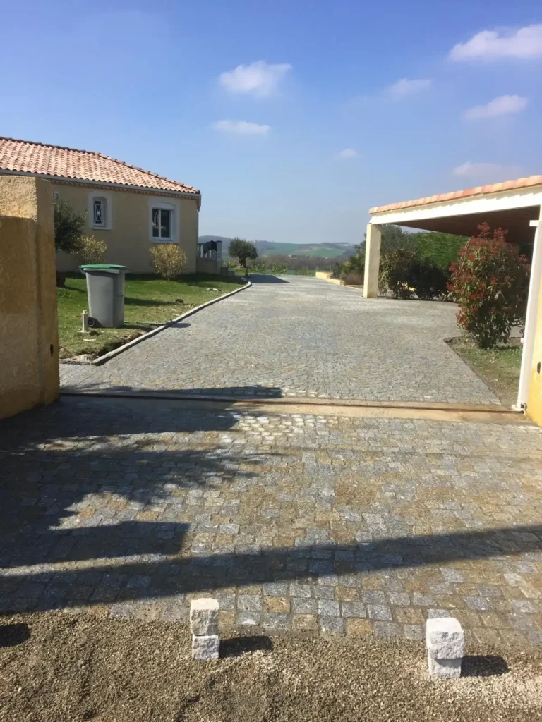 amenagement exterieur allee paves granit