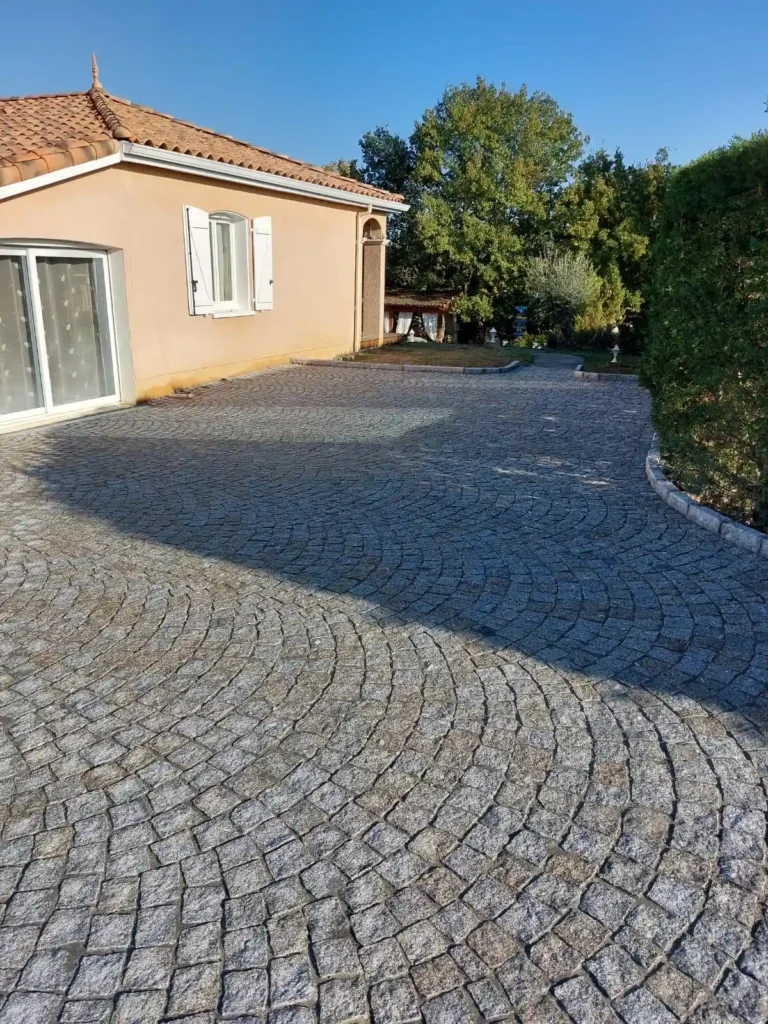 amenagement exterieur maison paves granit