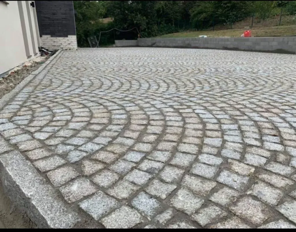 detail pose paves en granit