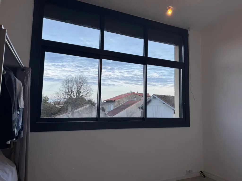 fenetre aluminium chambre