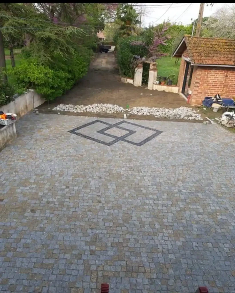 vue sur chantier paves granit